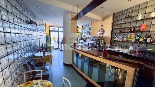 Locale commerciale in Vendita