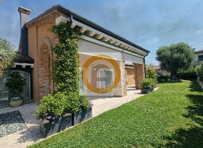 Villa unifamiliare, ottimo stato, 300 m², Centro, Bassano del Grappa