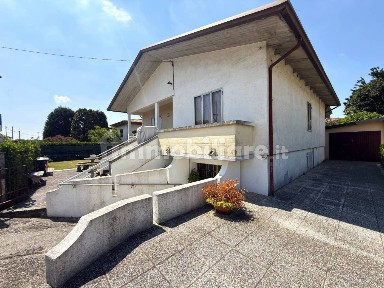 Villa unifamiliare via Giacomo Matteotti 28, Centro, Rosà