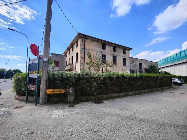 Villa bifamiliare via Giuseppe Mazzini 136, Centro, Dueville