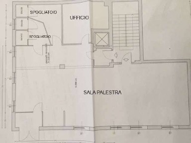 Locale commerciale in Vendita
