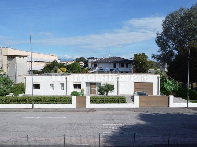 Villa unifamiliare via IV Novembre c.m., Centro, Grumolo delle Abbadesse