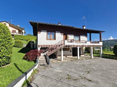 Villa unifamiliare via Capovilla 26, Centro, Rotzo