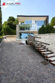 Villa bifamiliare via dei Priuli 11, Centro, Schio