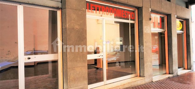 Locale commerciale in Vendita