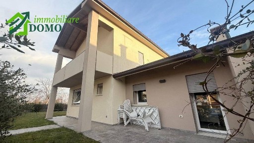 Villa bifamiliare, ottimo stato, 180 m², Centro, Marano Vicentino