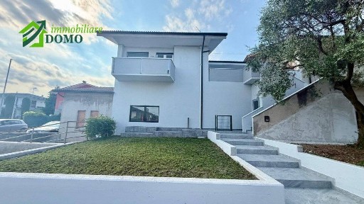 Villa bifamiliare, ottimo stato, 180 m², Centro, Thiene
