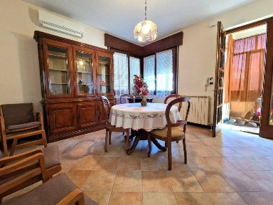 Villa unifamiliare via Europa, Centro, Torri di Quartesolo