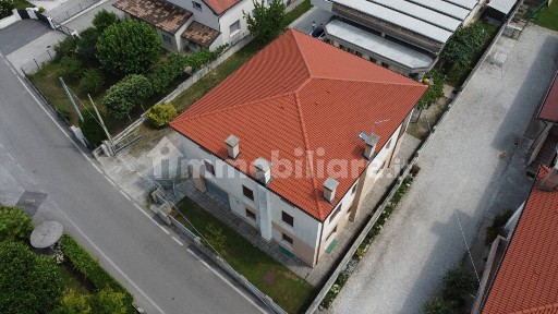 Villa unifamiliare via Sole, Belvedere, Tezze sul Brenta