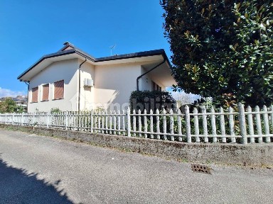 Villa unifamiliare 363 m², Centro, Thiene