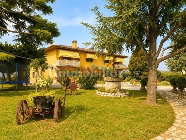 Villa bifamiliare via Trieste, Centro, Lonigo