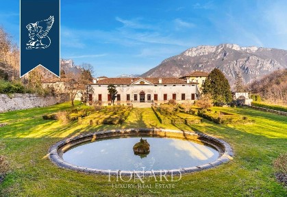 Villa unifamiliare, da ristrutturare, 3000 m², Velo d'Astico