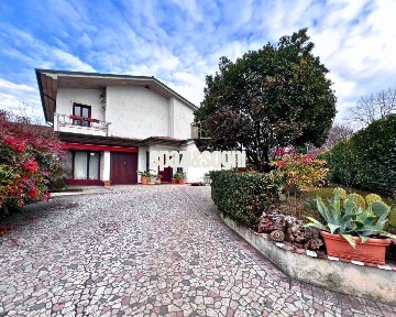 Villa bifamiliare, buono stato, 373 m², Centro, Altavilla Vicentina