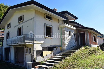Villa bifamiliare via risorgimento, Centro, San Pietro Mussolino