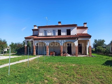 Villa bifamiliare via spello San c., Pojana Maggiore
