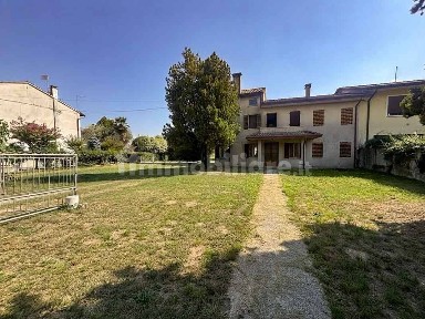 Villa bifamiliare via Baroni 98, Cassola