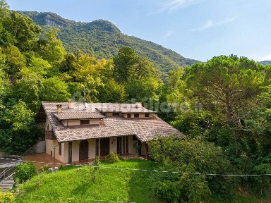 Villa unifamiliare, buono stato, 540 m², Centro, Bassano del Grappa