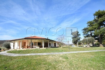 Villa bifamiliare via Alessandro Manzoni 21, Pozzolo, Villaga