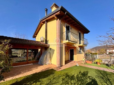 Villa bifamiliare via San Giovanni Battista, Pianezze Del Lago, Arcugnano