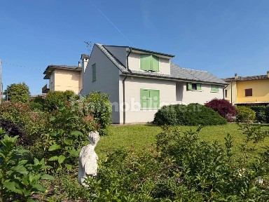 Villa unifamiliare via Giosuè Carducci 8, Centro, Costabissara