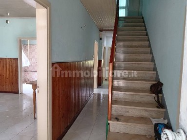 Villa unifamiliare, da ristrutturare, 274 m², Montorso Vicentino