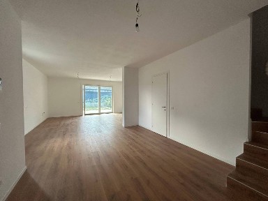Villa bifamiliare via Giovanni Giolitti 37/1, Centro, Rosà