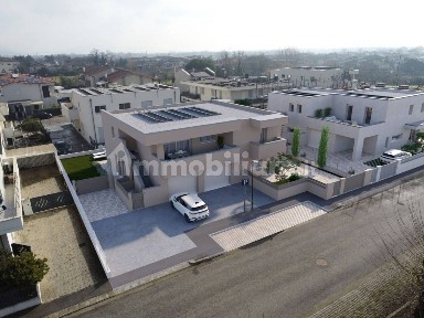 Villa plurifamiliare via Marinetti, Centro, Noventa Vicentina