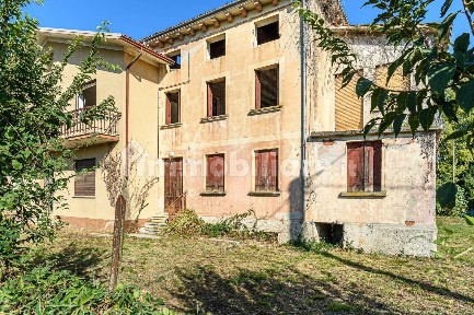 Villa unifamiliare, da ristrutturare, 370 m², Centro, Sarcedo