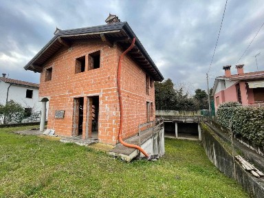Villa bifamiliare via Tigli, Centro, Malo