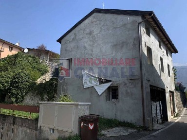 Villa unifamiliare via Ulisse Dellai, 11, Piovene Rocchette