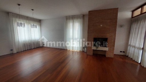 Villa unifamiliare, buono stato, 375 m², Centro, Bassano del Grappa