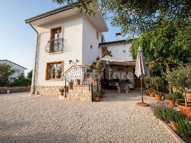 Villa bifamiliare, ottimo stato, 250 m², Lonigo