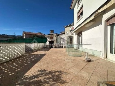 Villa bifamiliare via Priara Castello, 16, Centro, Valdagno