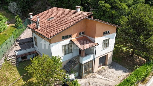 Villa unifamiliare, nuova, 536 m², Campotamaso, Valdagno