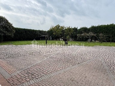Villa unifamiliare viale Venezia, Centro, Bassano del Grappa