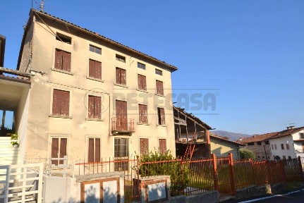 Villa unifamiliare, da ristrutturare, 434 m², Centro, Valdagno