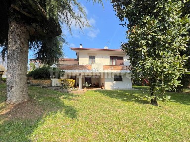 Villa bifamiliare, buono stato, 650 m², Villaggio Montegrappa, Quinto Vicentino