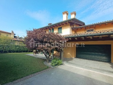 Villa bifamiliare, ottimo stato, 353 m², Centro, Rossano Veneto
