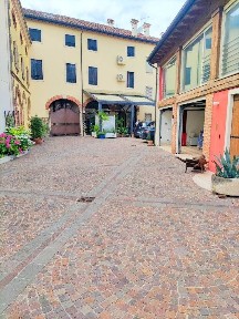Villa plurifamiliare, ottimo stato, 853 m², Centro, Montebello Vicentino