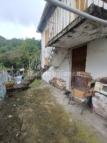 Casa colonica via Calcinara di Torbi 19, Ceranesi