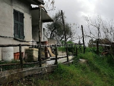 Casale via Ri Alto 5, Stadio, Chiavari