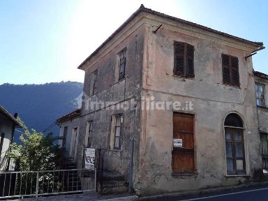 Rustico, da ristrutturare, 131 m², Centro, Bargagli