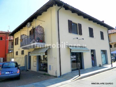 Locale commerciale in Affitto