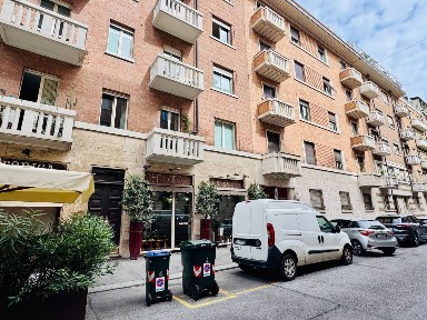 Torino, Crocetta, Via Fratelli Giuseppe e Antonio Carle, 38/b