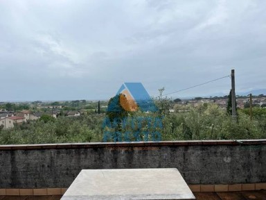 Villa a schiera 5 locali, buono stato, Lamporecchio