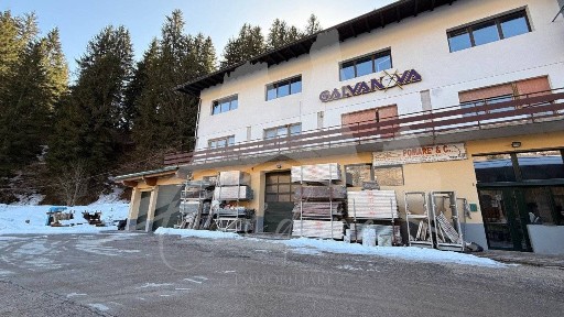 Capannone in Vendita