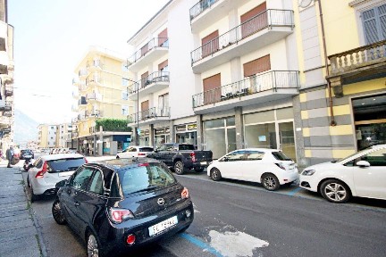 Locale commerciale in Affitto