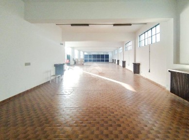 Capannone in Affitto