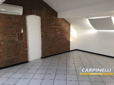 Magazzino - Deposito in Affitto