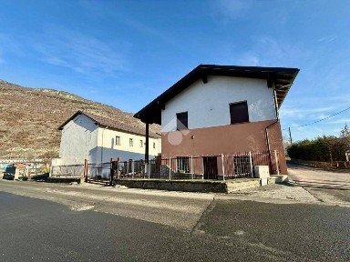 Villa bifamiliare Località Lillaz 20, Saint-Marcel